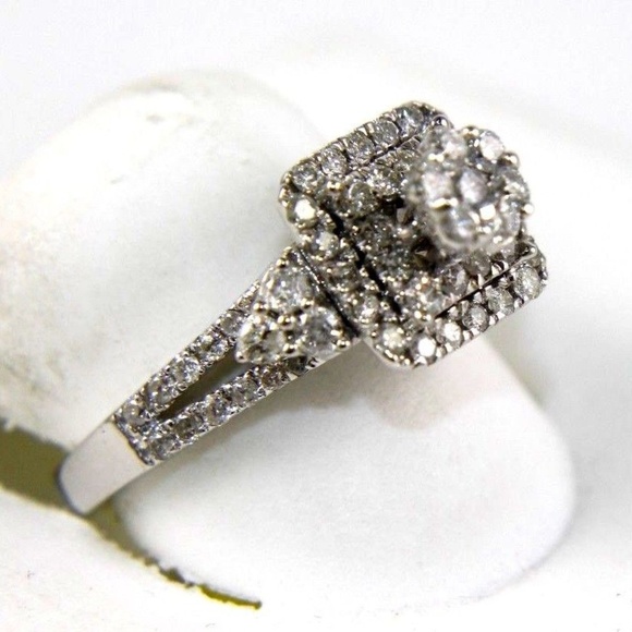 1.06Ct Diamond Solitaire Engagement Ring 14k WG